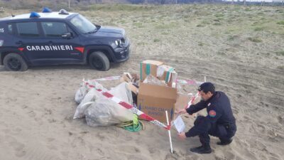RIFIUTI SPECIALI SULLA SPIAGGIA