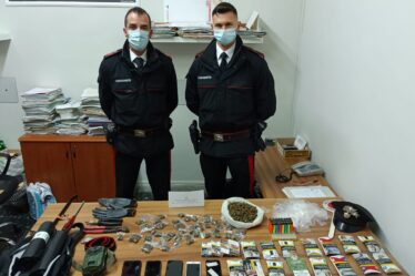 ARRESTATI  SPACCIO E RESISTENZA A PUBBLICO UFFICIALE