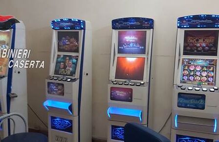 CONTROLLATI ESERCIZI :COCAINA E SLOT MACHINE SENZA AUTORIZZAZIONE