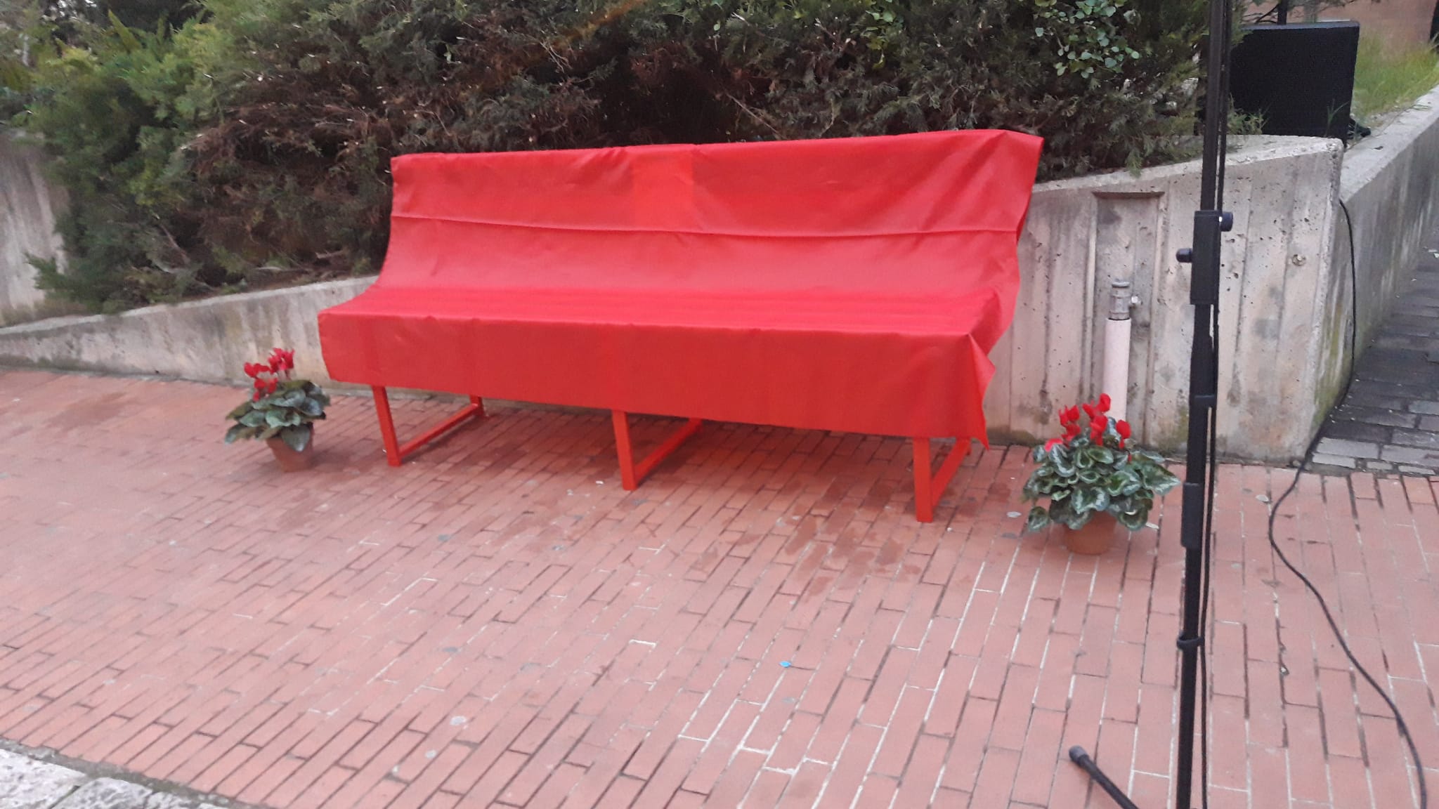 PANCHINA ROSSA A NOCELLETO