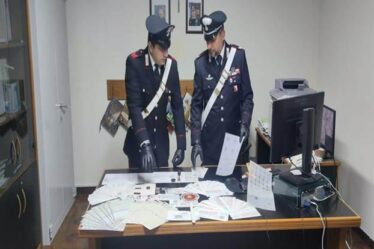 LUSCIANO:CONTRAFFA’ SIGILLO DI STATO