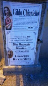 I manifesti funebri affissi a Casanova sulla s.p.