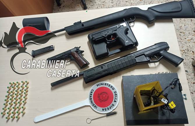 MACERATA CAMPANIA: SORPRESO CON ARMA MODIFICATA