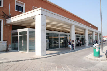 Caserta Stazione:strappa telefonino dalle mani di una ragazza:denunciato!