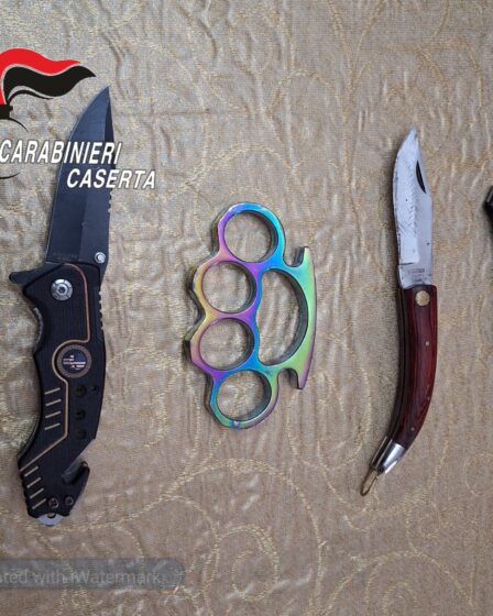 AVERSA:CARABINIERI PERQUISIZIONI A TAPPETO